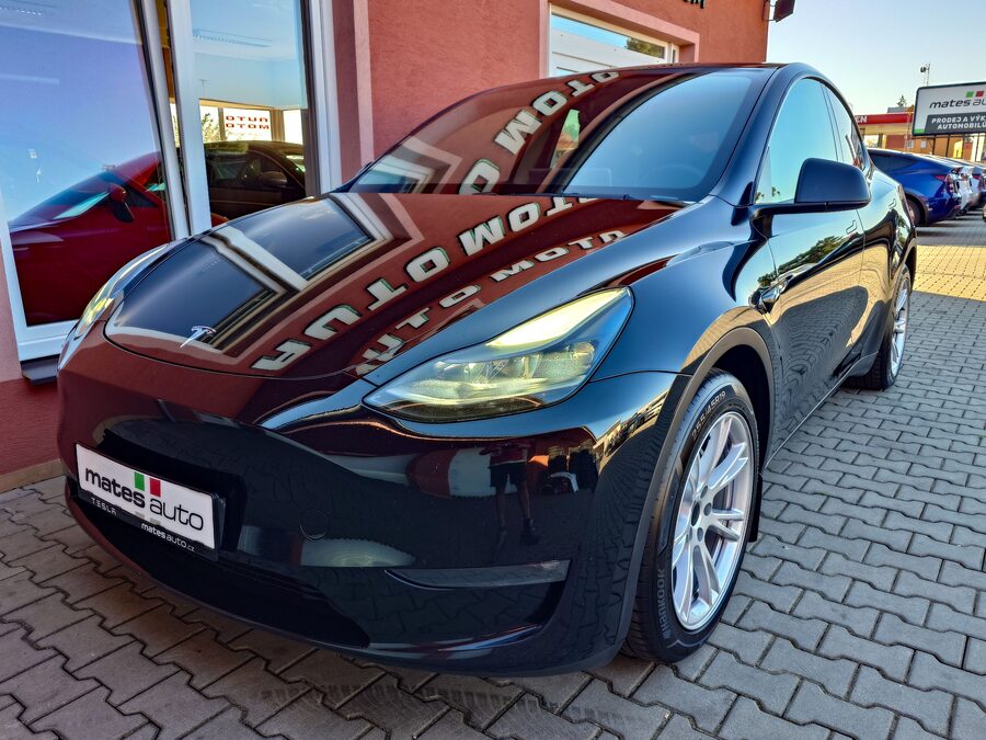 Tesla Model Y Long Range 378 kW Berlín - tažné zařízení