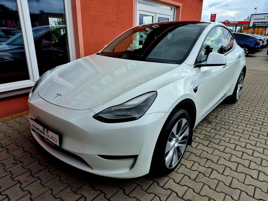 Tesla Model Y Long Range Dual Motor, Berlín tažné