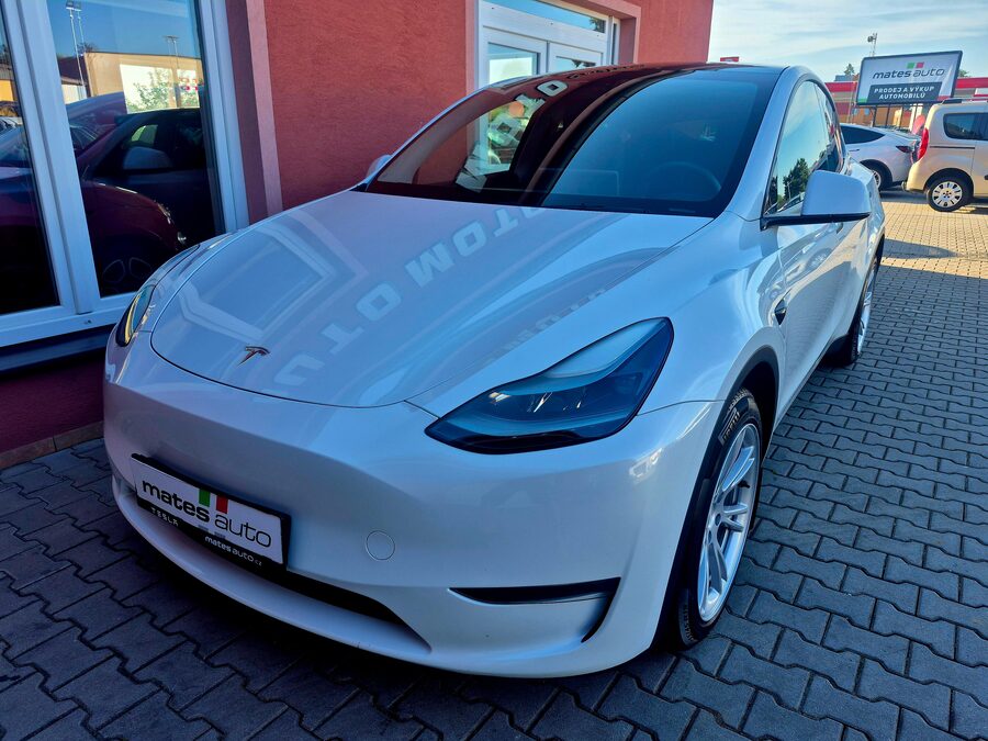 Tesla Model Y Long Range Dual Motor, Berlín - EAP